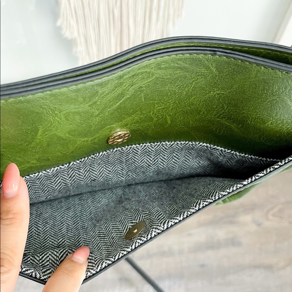 GREEN Guitar Strap Crossbody Bag - Picture 4 of 5